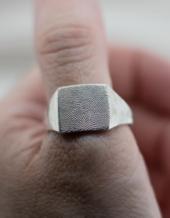 FINGER PRINT SIGNET RING