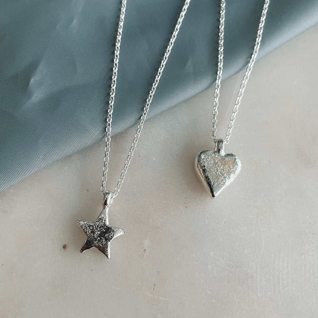 MOLTON ASHES LARGE HEART NECKLACE