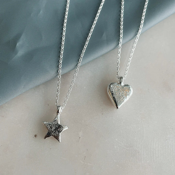 MOLTON ASHES LARGE HEART NECKLACE