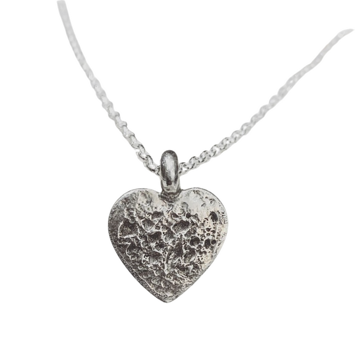 MOLTON ASHES HEART NECKLACE