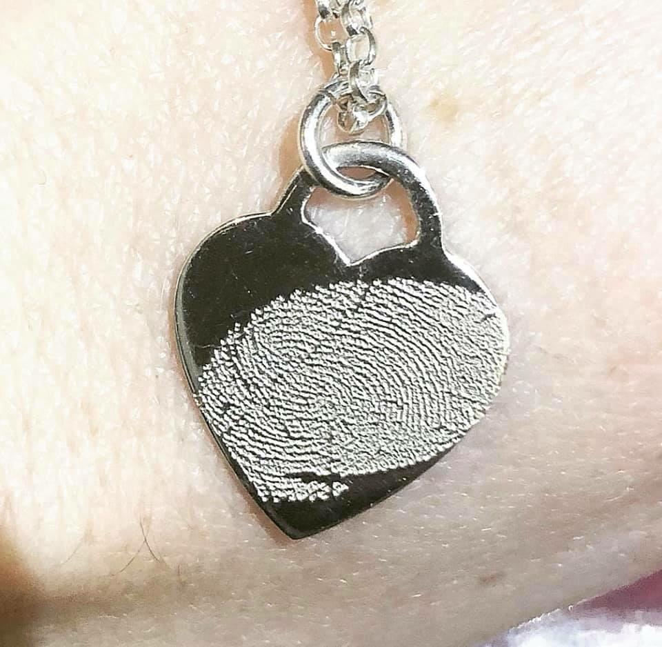 FINGER PRINT HEART NECKLACE