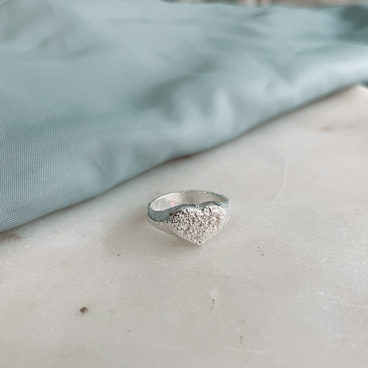 MOLTON ASHES HEART SIGNET